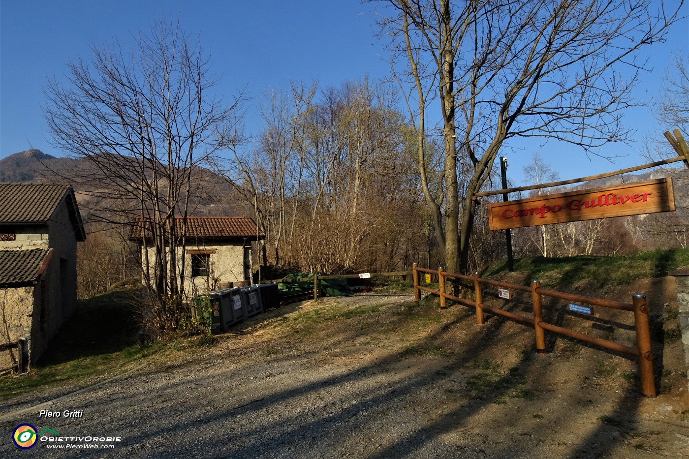 82 Al Campo Gulliver seguo il sentiero a sinistra.JPG